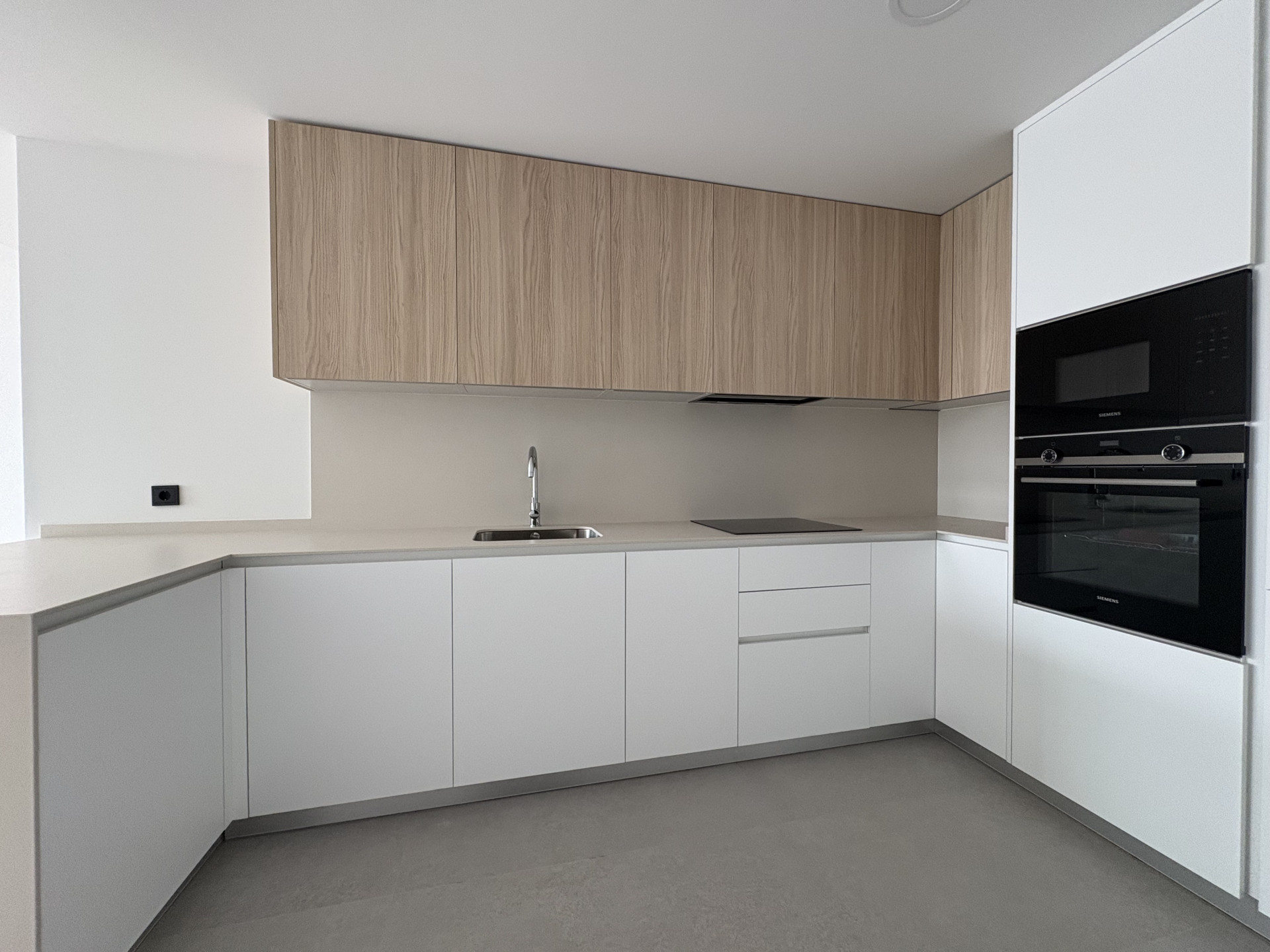 2 Bedroom Apartment in Marbella - Photo 32