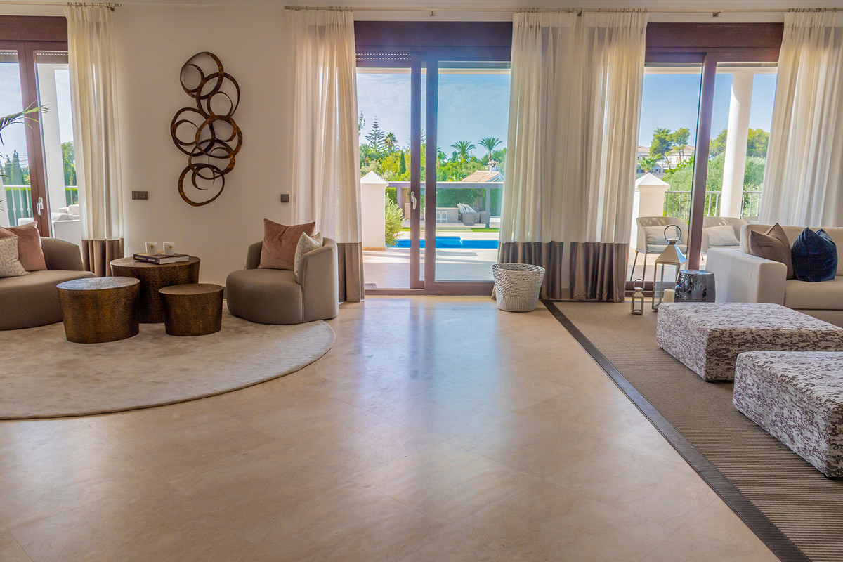 5 Bedroom Villa in San Pedro de Alcántara - Photo 27