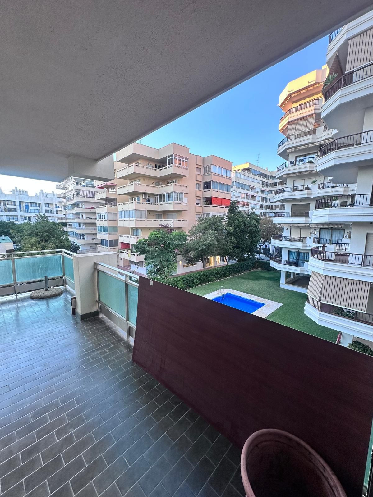 1 Bedroom Apartment in Marbella - Photo 2