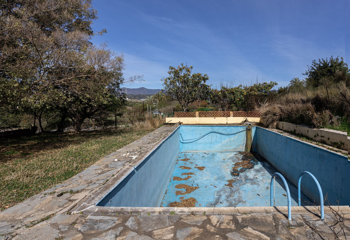 30,000 m² Plot in Estepona - Photo 12