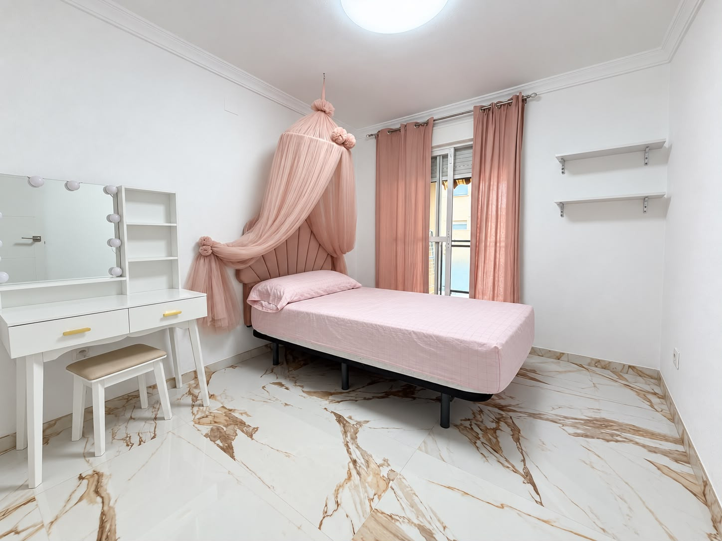 3 Bedroom Apartment in Mijas - Photo 4