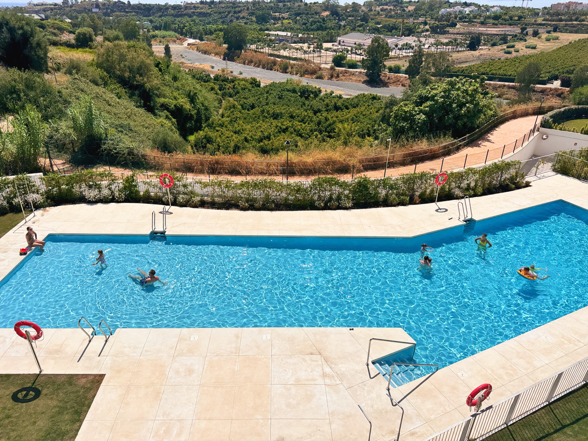 3 Bedroom Penthouse in Estepona - Photo 14