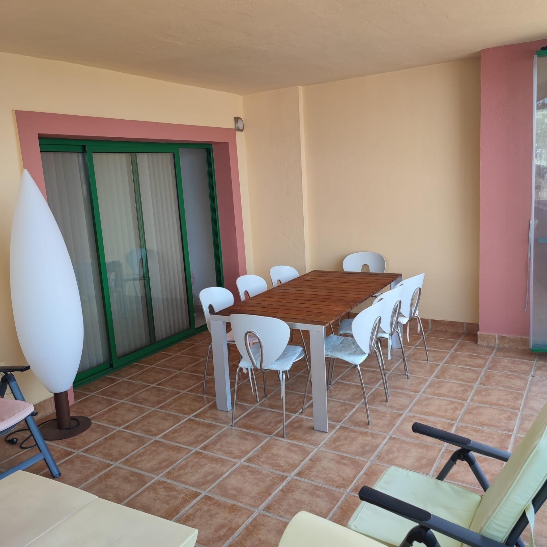 4 Bedroom Townhouse in Fuengirola - Photo 11