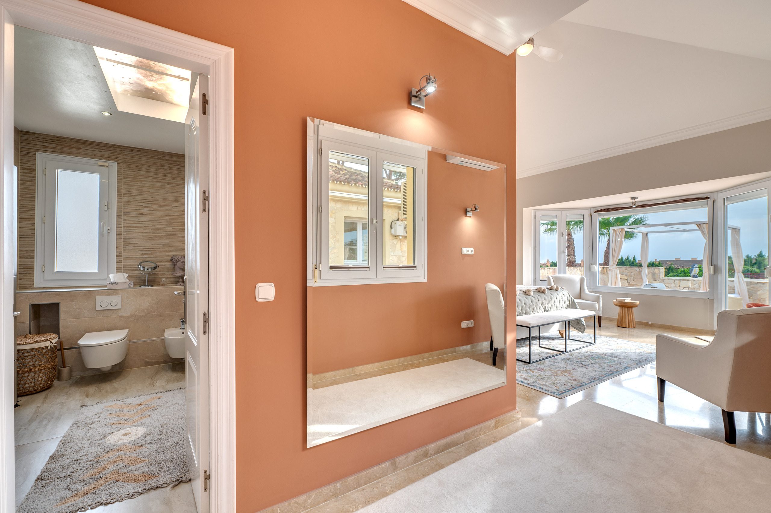 5 Bedroom Villa in Marbella - Photo 3
