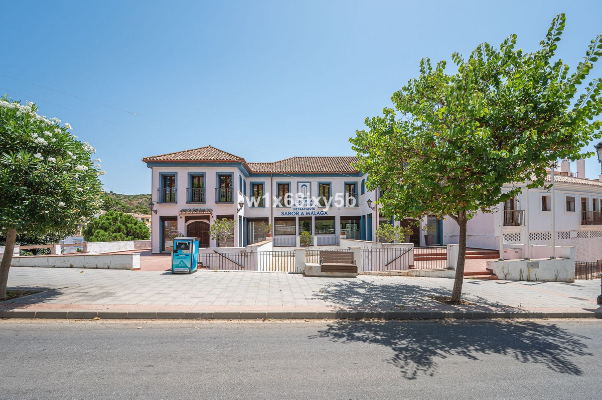 4 Bedroom Apartment in Benahavís - Photo 54