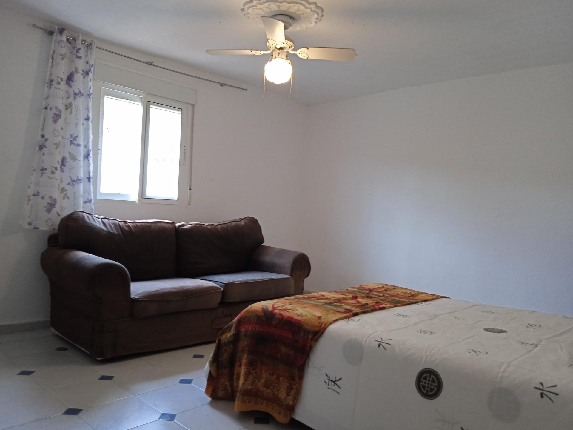 Chalet de 5 dormitorios con piscina en Granada – Foto 14