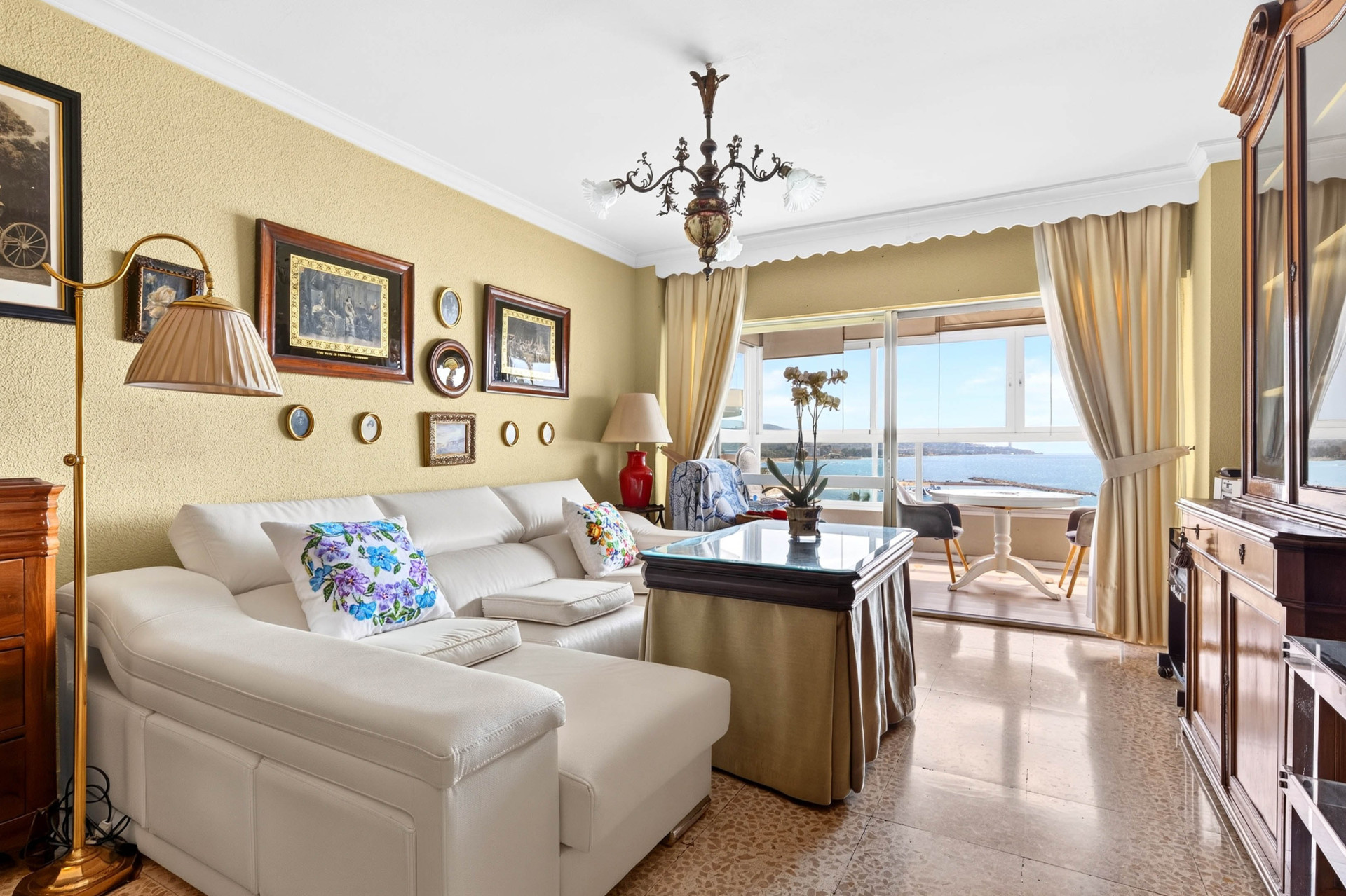 5 Bedroom Apartment in Málaga - Photo 8