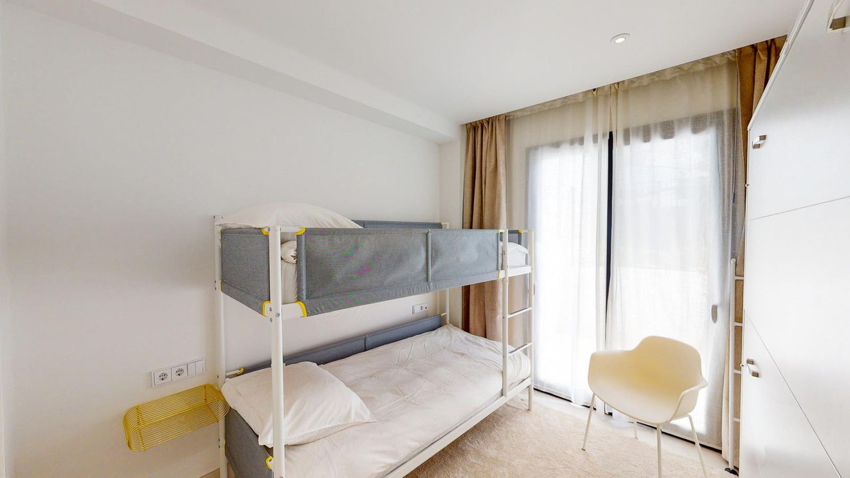 3 Bedroom Apartment in Fuengirola - Photo 18