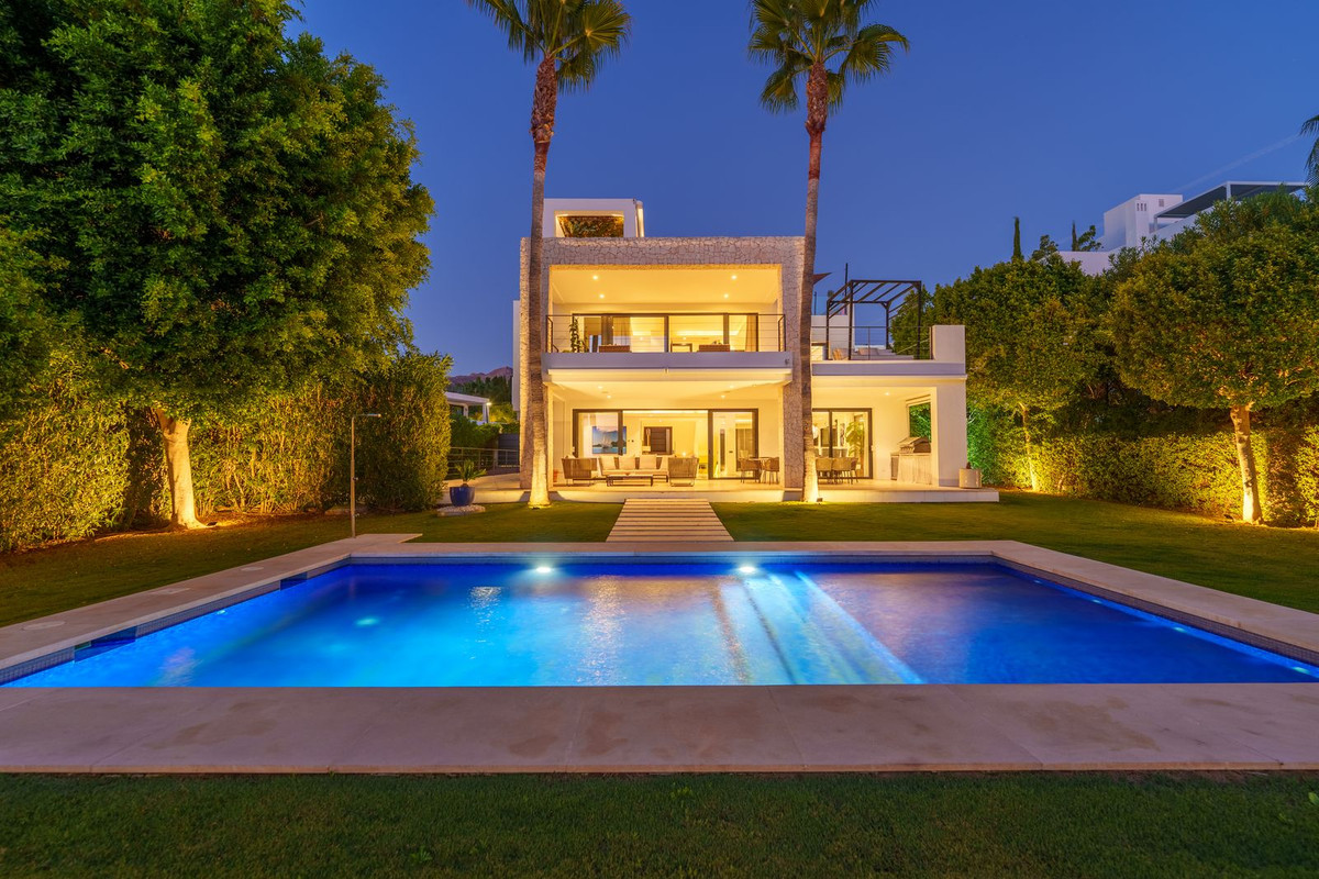 6 Bedroom Villa in Marbella - Photo 41