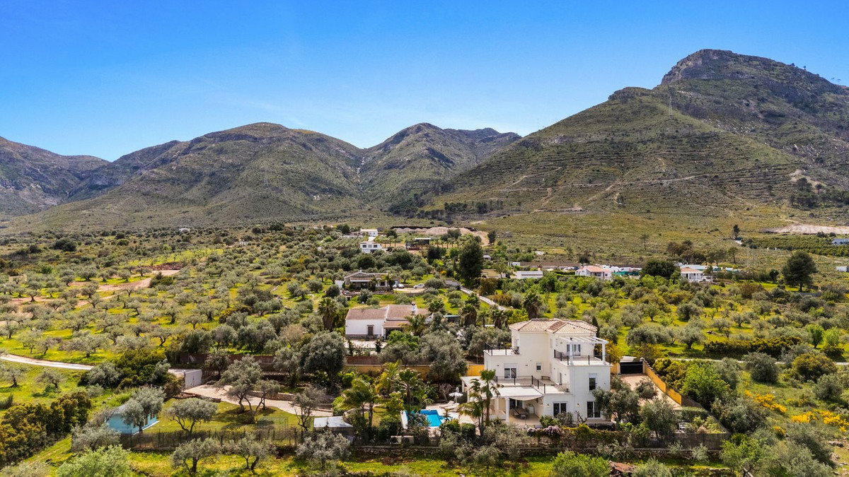4 Bedroom Villa in Alhaurín el Grande - Фото 52