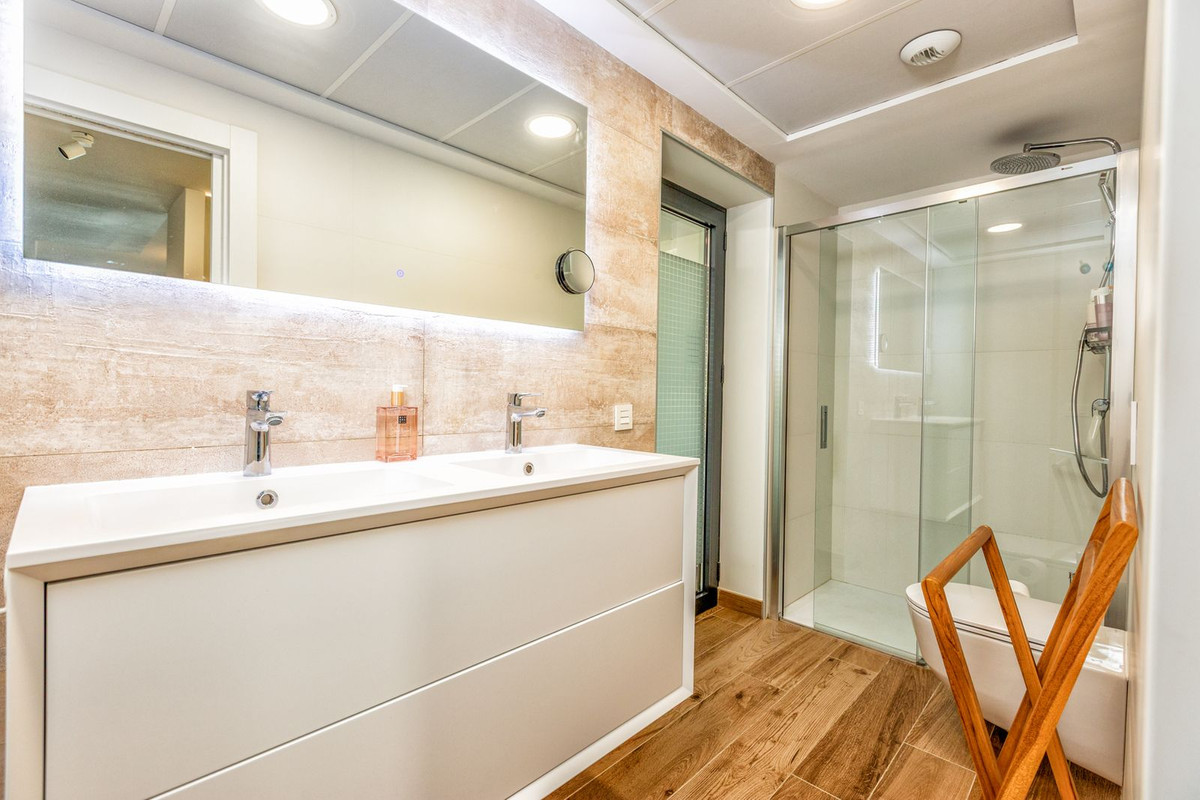 3 Bedroom Apartment in Fuengirola - Photo 26