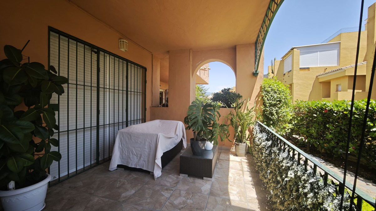 2 Bedroom Apartment in San Pedro de Alcántara - Photo 5