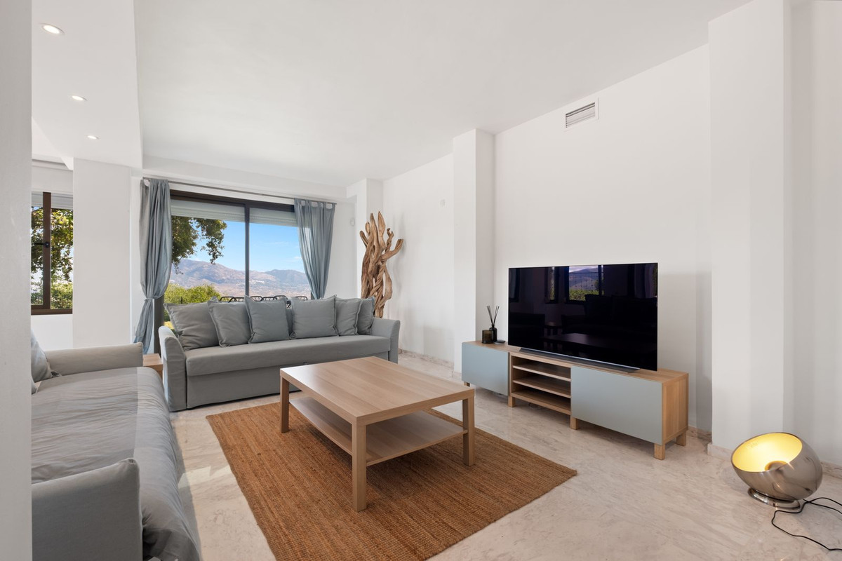 2 Bedroom Apartment in Marbella - Photo 9