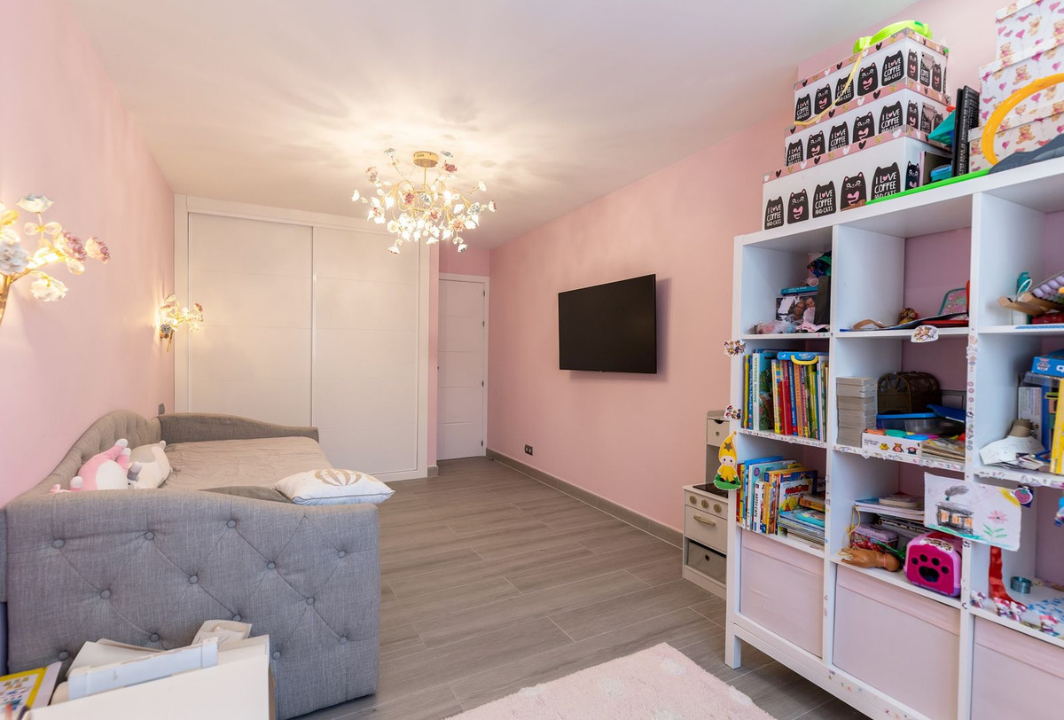 4 Bedroom Townhouse in Marbella - Photo 34