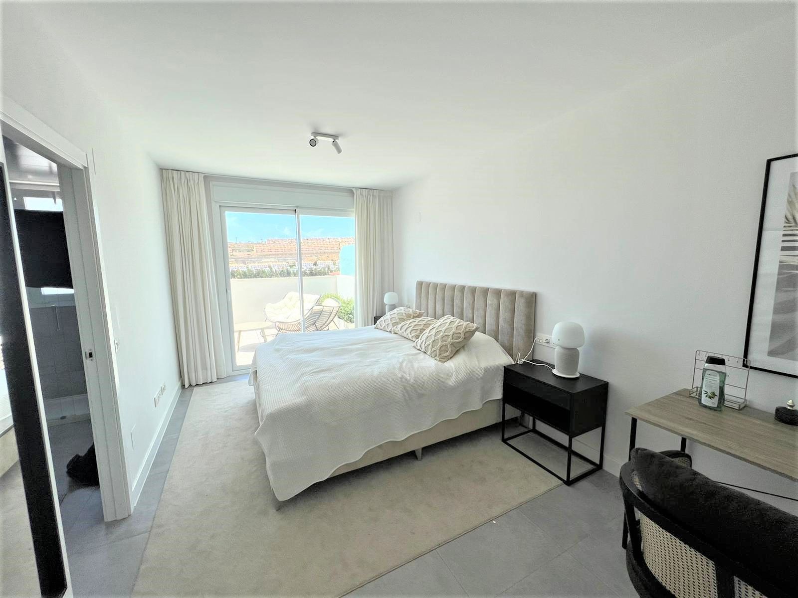 4 Bedroom Penthouse in Mijas - Photo 10