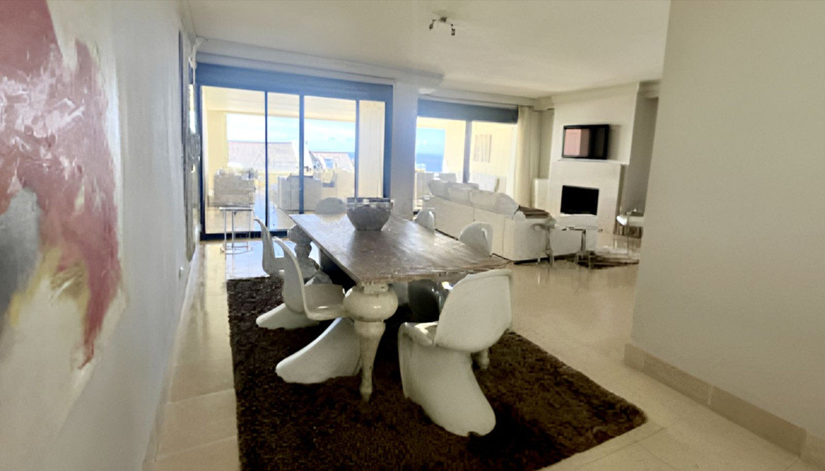2 Bedroom Apartment in Marbella - Photo 14