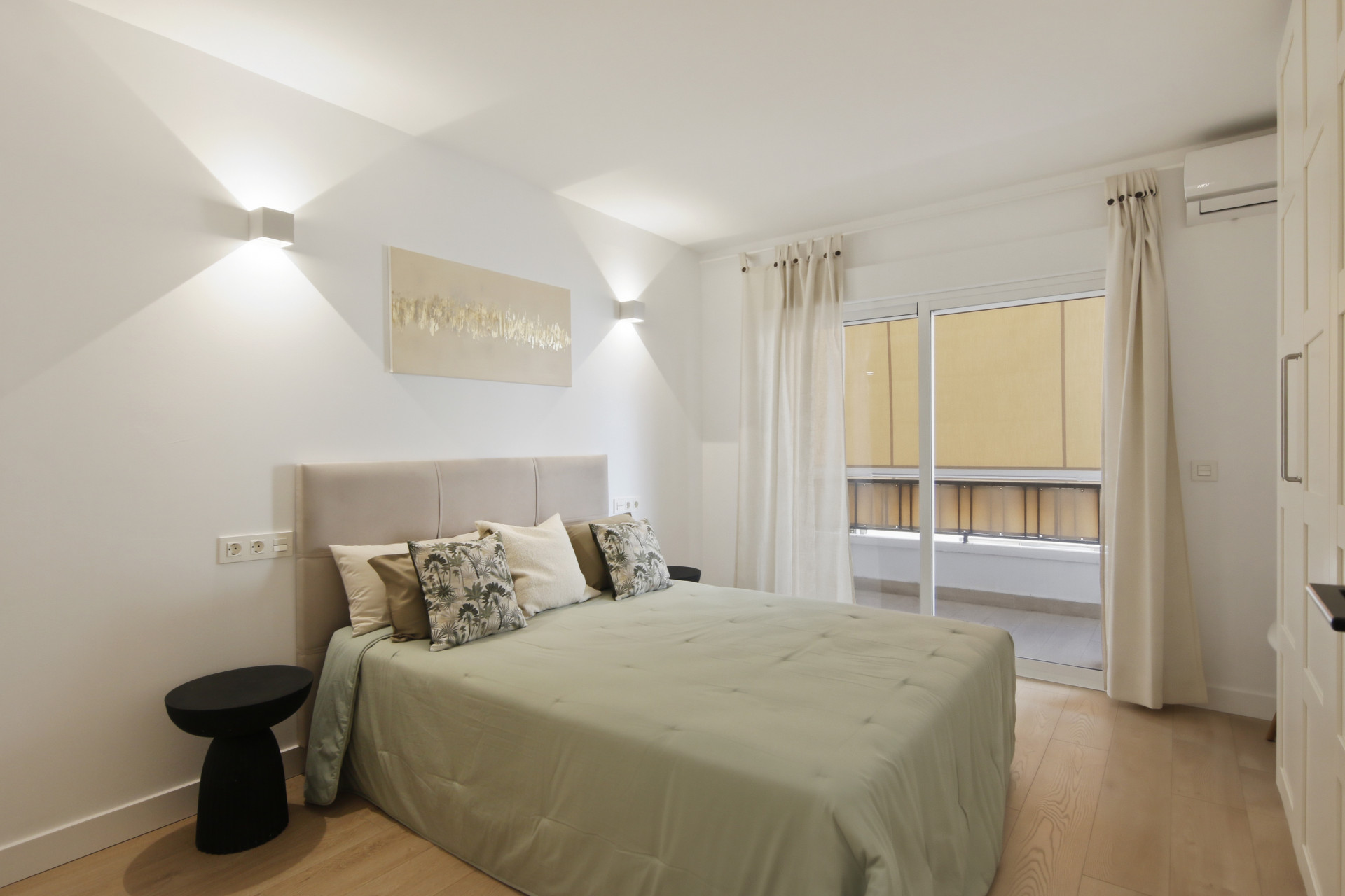 2 Bedroom Apartment in Marbella - Photo 5