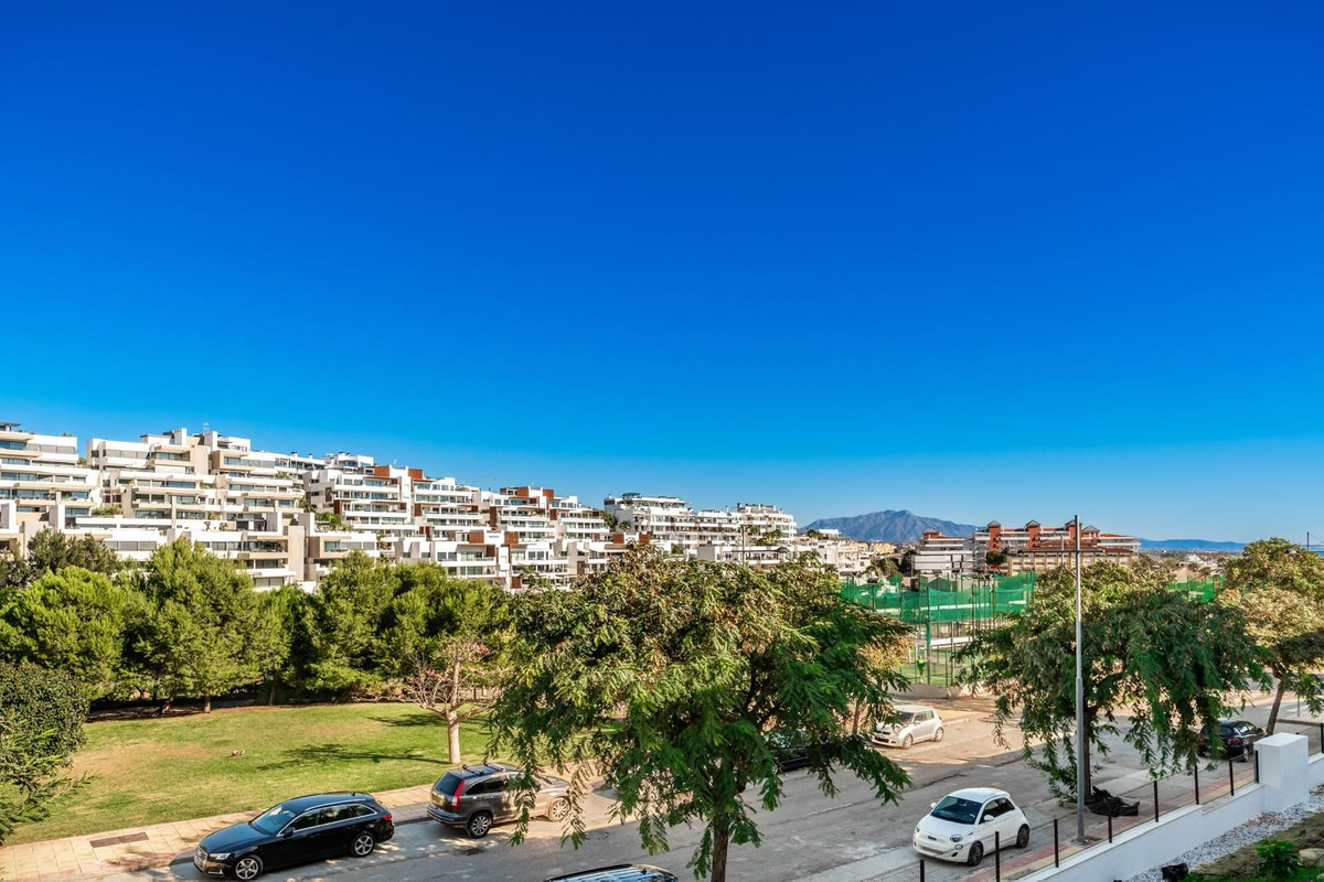 3 Bedroom Apartment in Estepona - Photo 23