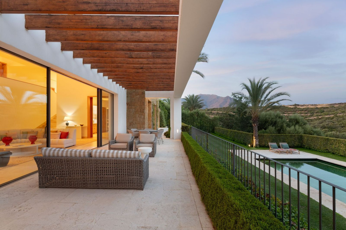 6 Bedroom Villa in Casares - Photo 17
