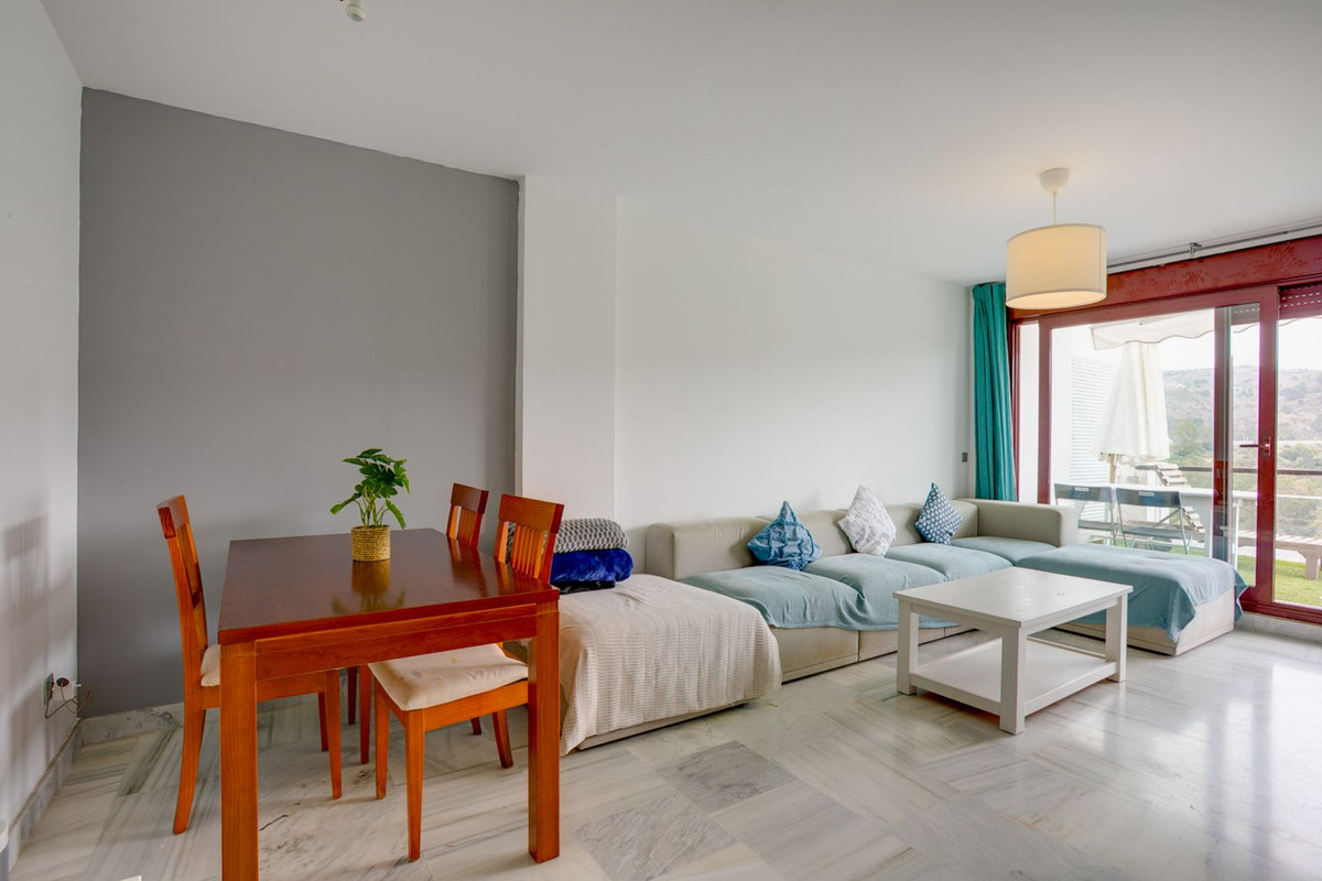2 Bedroom Apartment in Benahavís - Foto 14