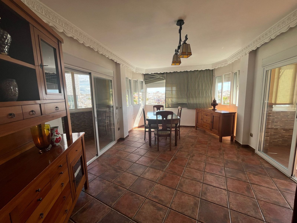 3 Bedroom Apartment in Estepona - Foto 7
