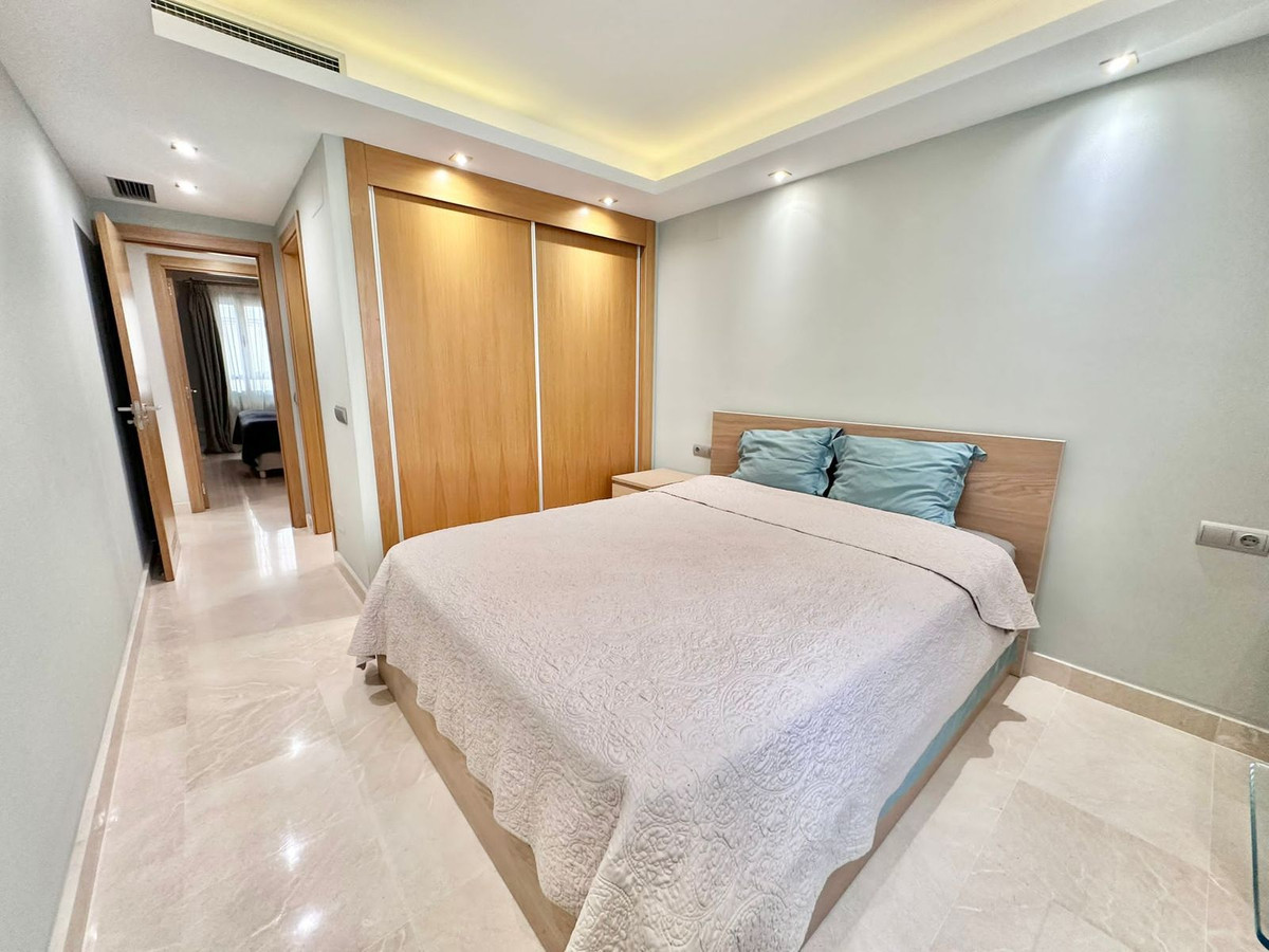 3 Bedroom Apartment in San Pedro de Alcántara - Photo 17