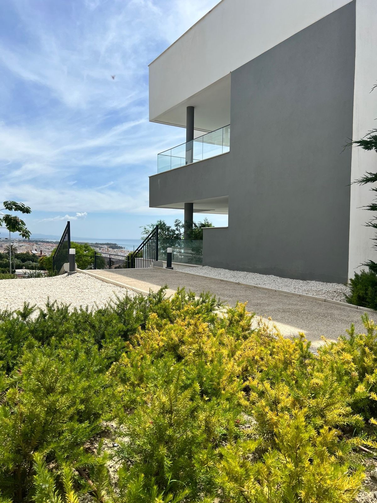 4 Bedroom Apartment in Estepona - Photo 40