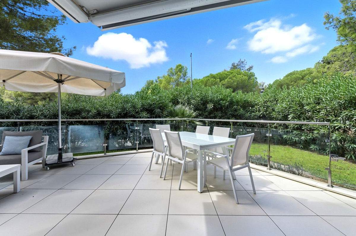 2 Bedroom Villa in Marbella - Photo 8