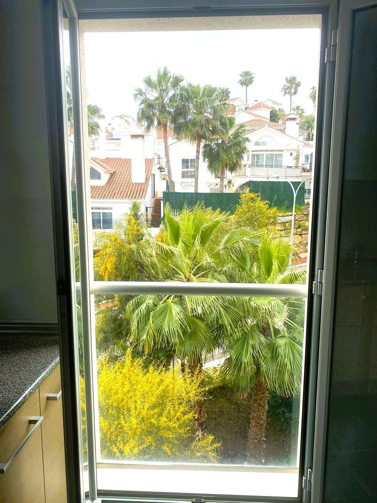 2 Bedroom Apartment in Mijas - Photo 15