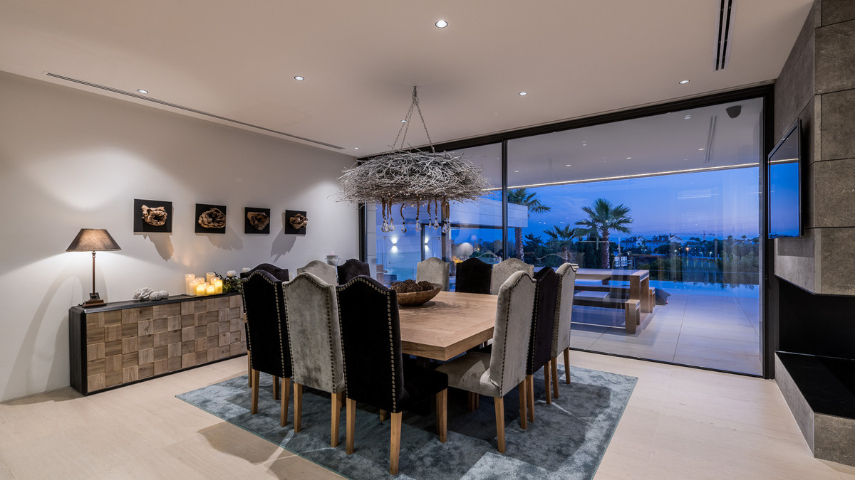 6 Bedroom Villa in Marbella - Photo 24