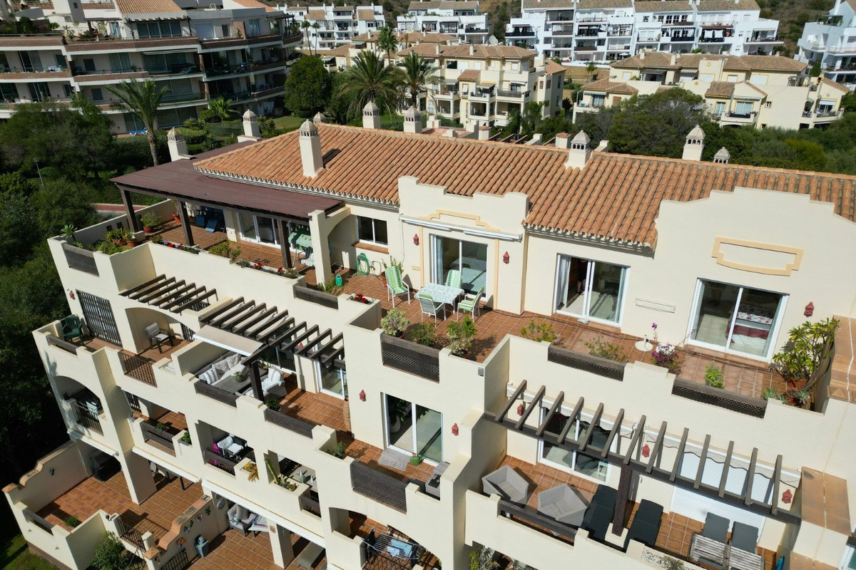 3 Bedroom Penthouse in Mijas - Photo 5