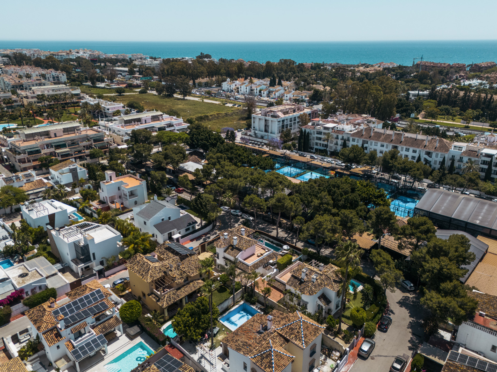 6 Bedroom Villa in Marbella - Photo 24