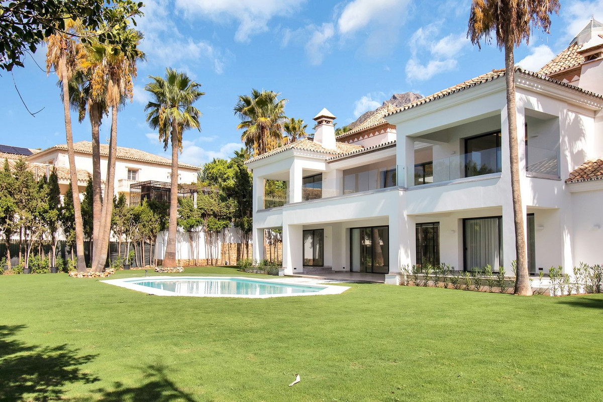 6 Bedroom Villa in Marbella - Фото 2