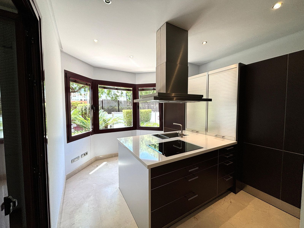 2 Bedroom Apartment in Marbella - Photo 14