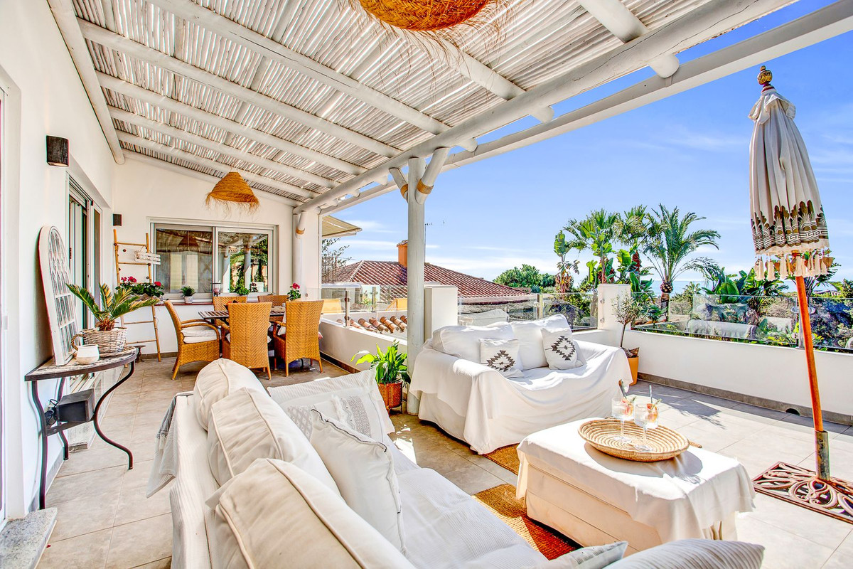 6 Bedroom Villa in Marbella - Photo 52