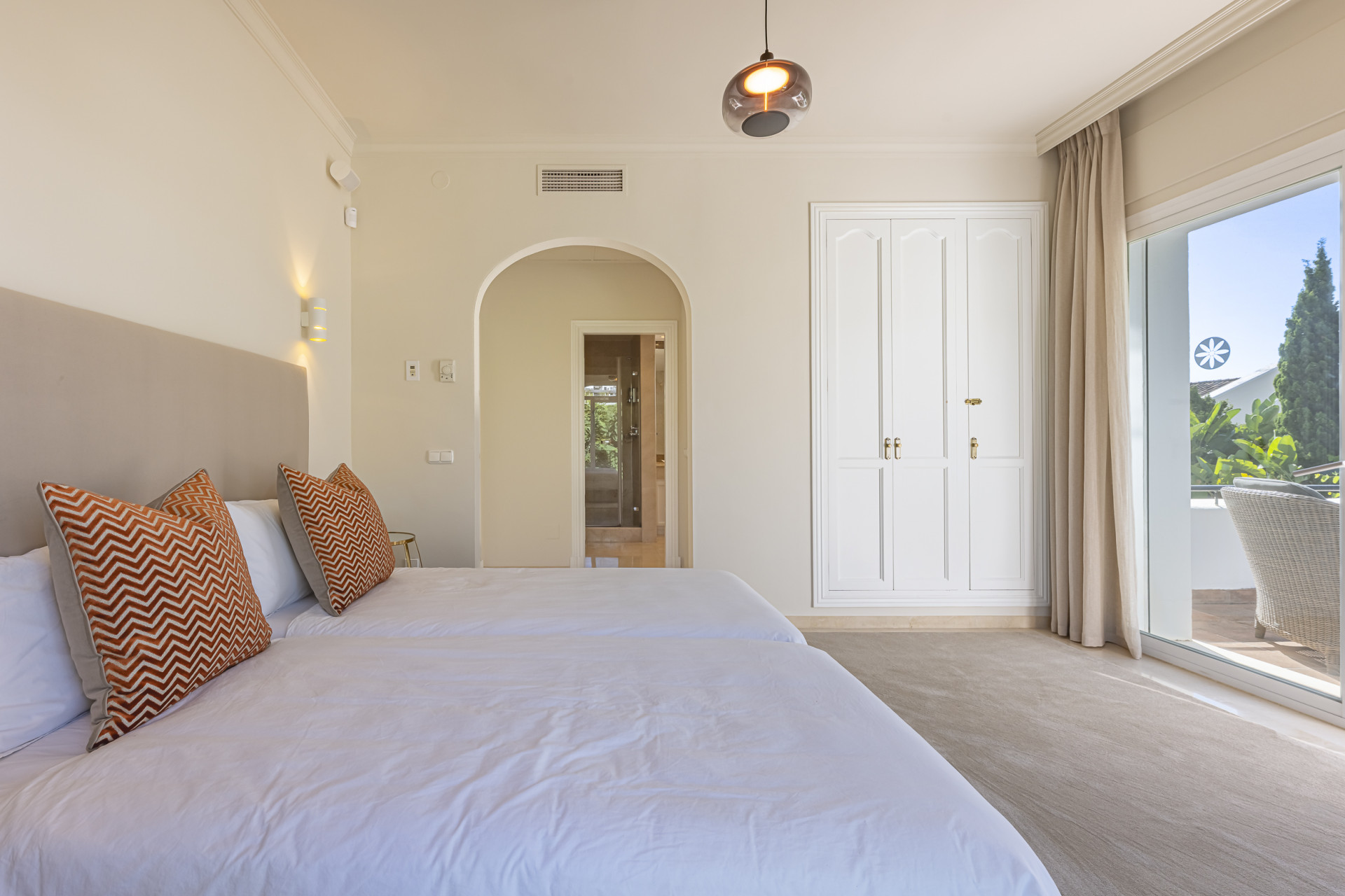 5 Bedroom Villa in Benahavís - Фото 11