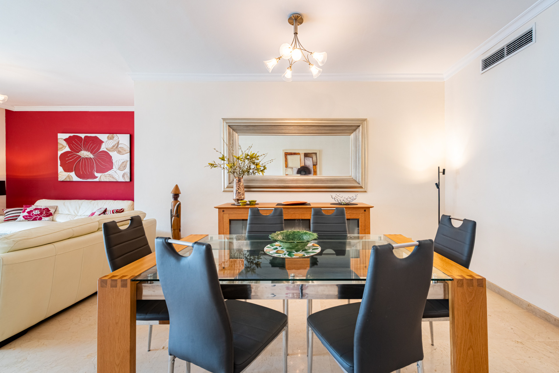 2 Bedroom Penthouse in Estepona - Photo 9