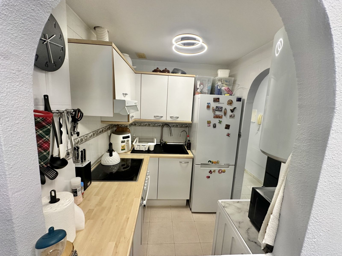 2 Bedroom Apartment in Mijas - Photo 9