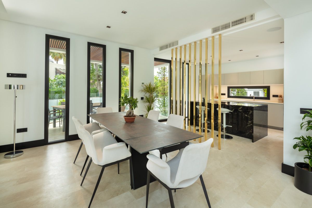 5 Bedroom Villa in Marbella - Photo 18