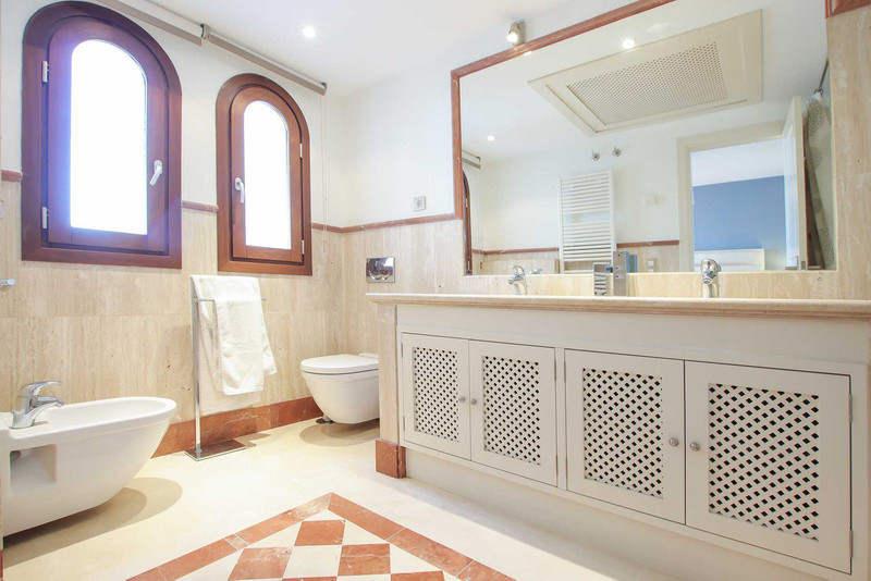 3 Bedroom Townhouse in Benahavís - Photo 22