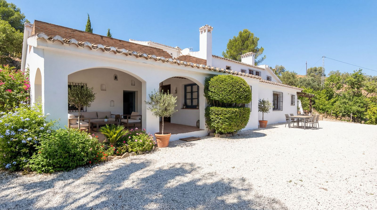 9 Bedroom Country house in Villanueva del Rosario - Photo 12