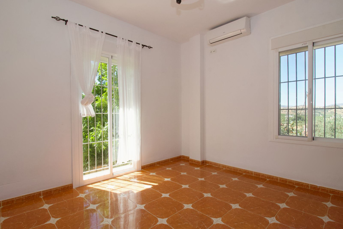3 Bedroom Villa in Coín - Photo 26