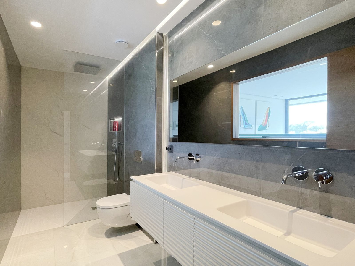 6 Bedroom Villa in San Roque - Photo 72