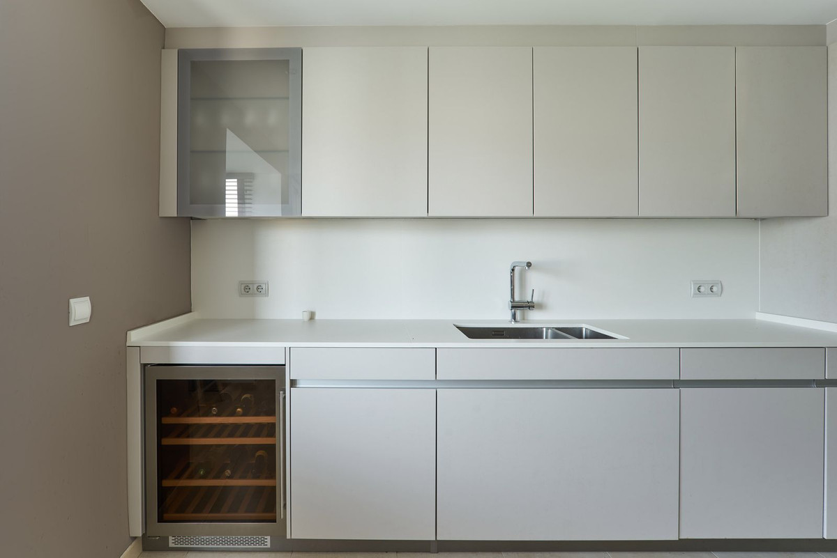3 Bedroom Penthouse in Estepona - Photo 30