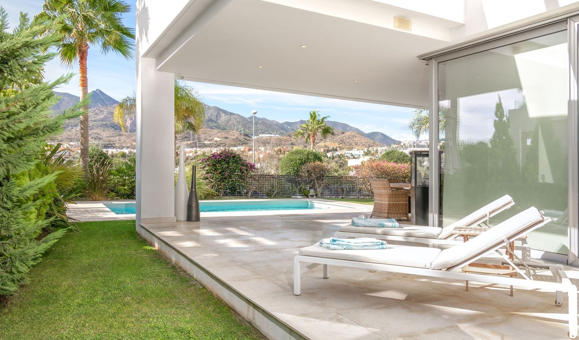 3 Bedroom Villa in Marbella - Photo 2
