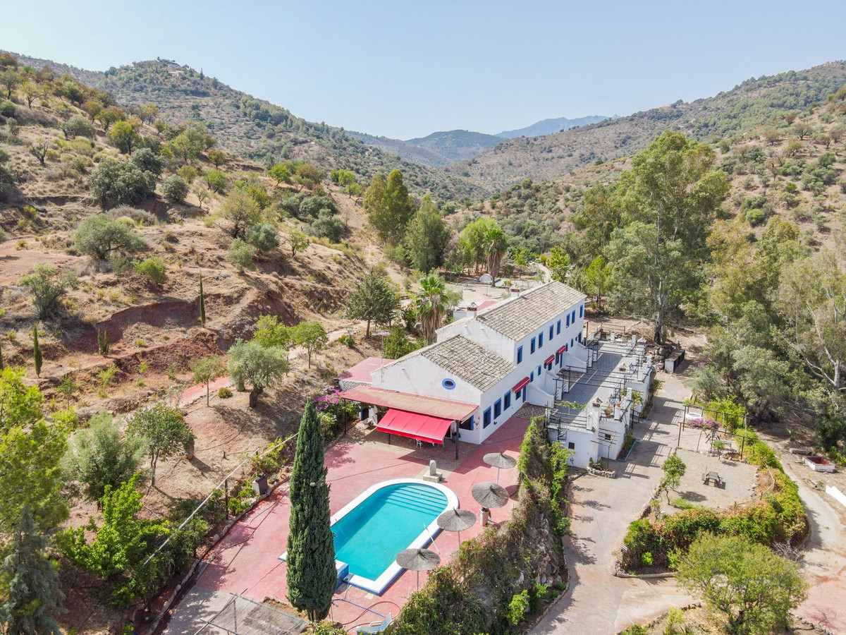 11 Bedroom Country house in Guaro - Photo 2