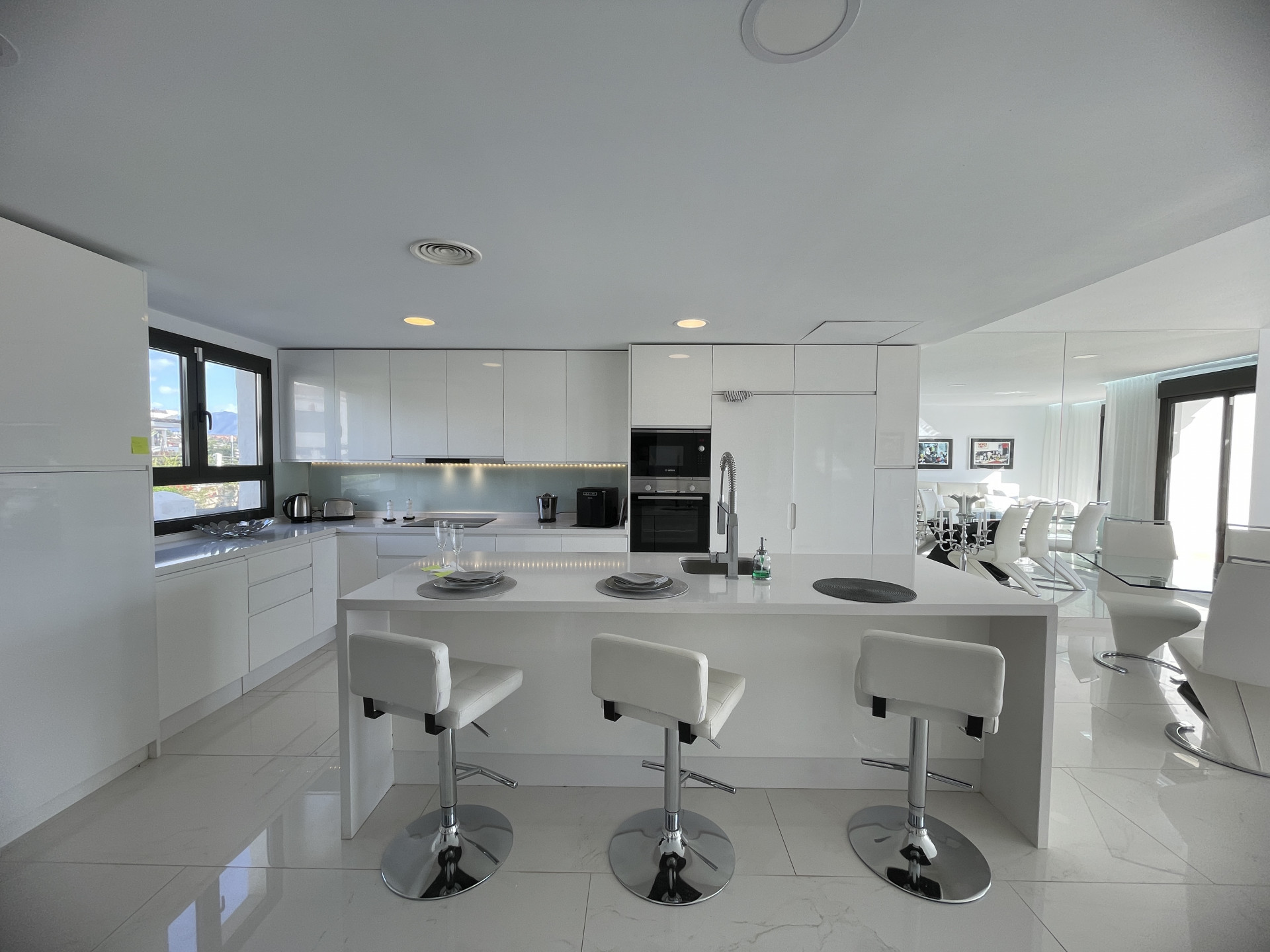 3 Bedroom Townhouse in Estepona - Photo 7