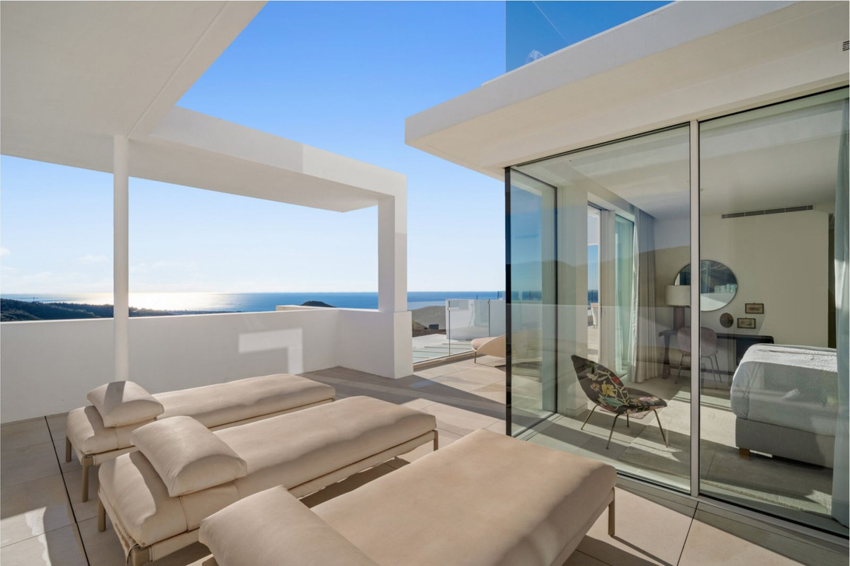 Piso de 3 dormitorios con piscina en Málaga – Foto 9