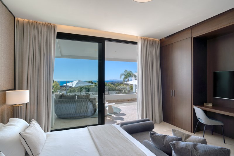 4 Bedroom Apartment in Marbella - Photo 2