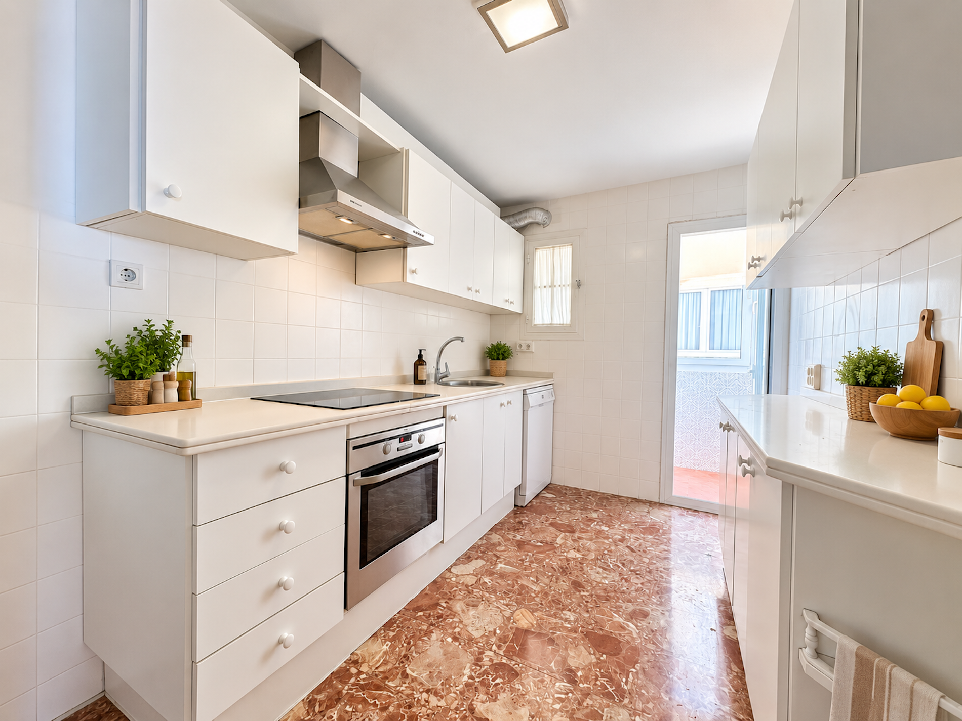 3 Bedroom Apartment in Fuengirola - Photo 8